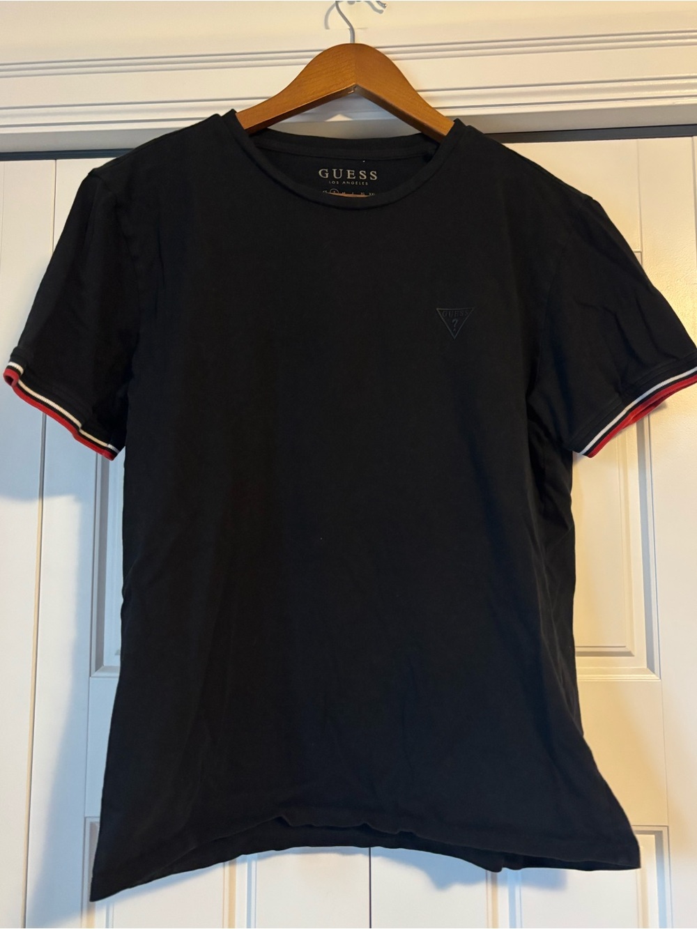 ☀️ Guess ☀️ vintage black basic tee